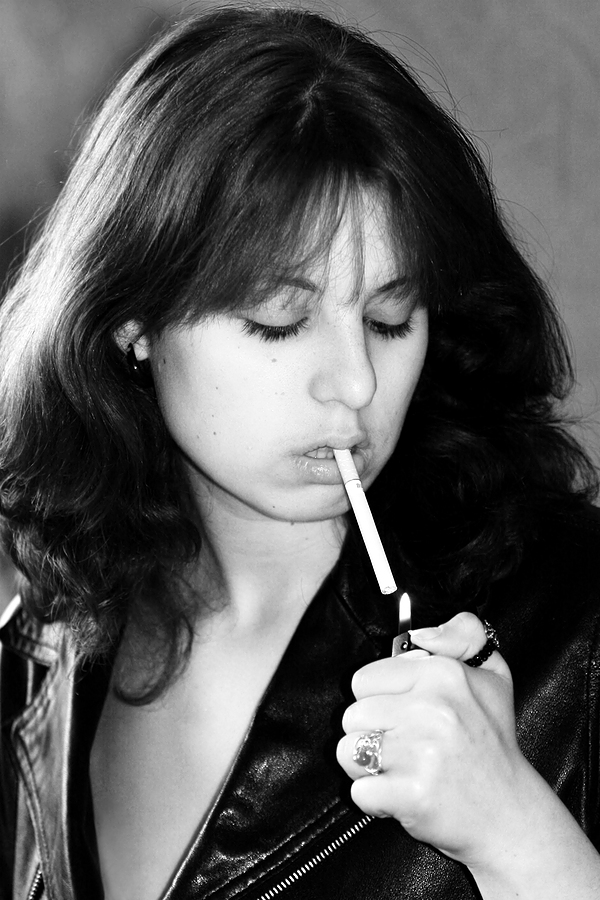 girl with smoking