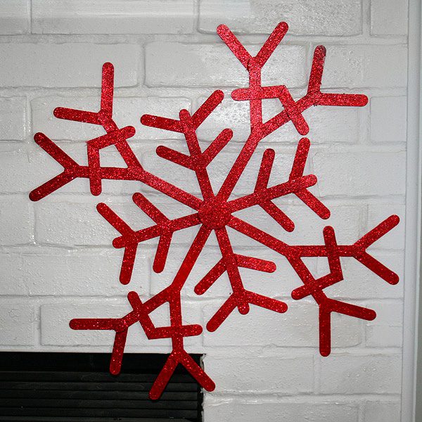 Gigantic Popsicle Stick Snowflakes Craft {tutorial} momspark.net