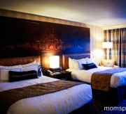Disneyland Hotel Beds momspark.net