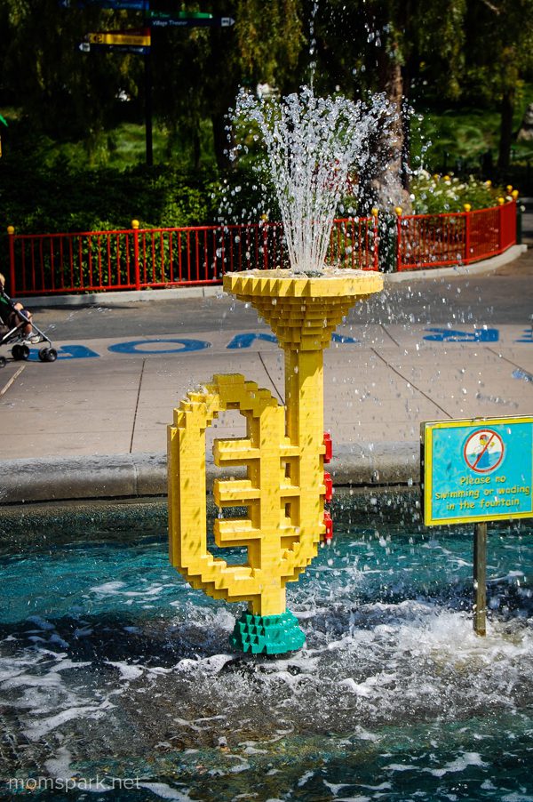 Legoland trumpet fountain momspark.net