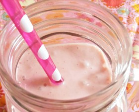 Easy Strawberry Cheesecake Smoothie Recipe
