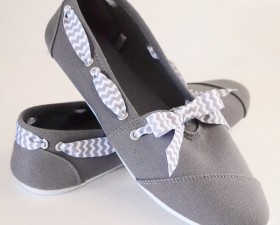 Shoe Makeover: Bows and Rivets