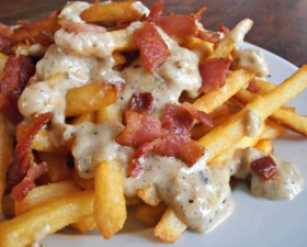 Crispy Fries with Bacon and Blue Cheese Sauce Recipe