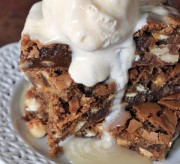 Copycat Applebee's Maple Walnut Blondie Recipe