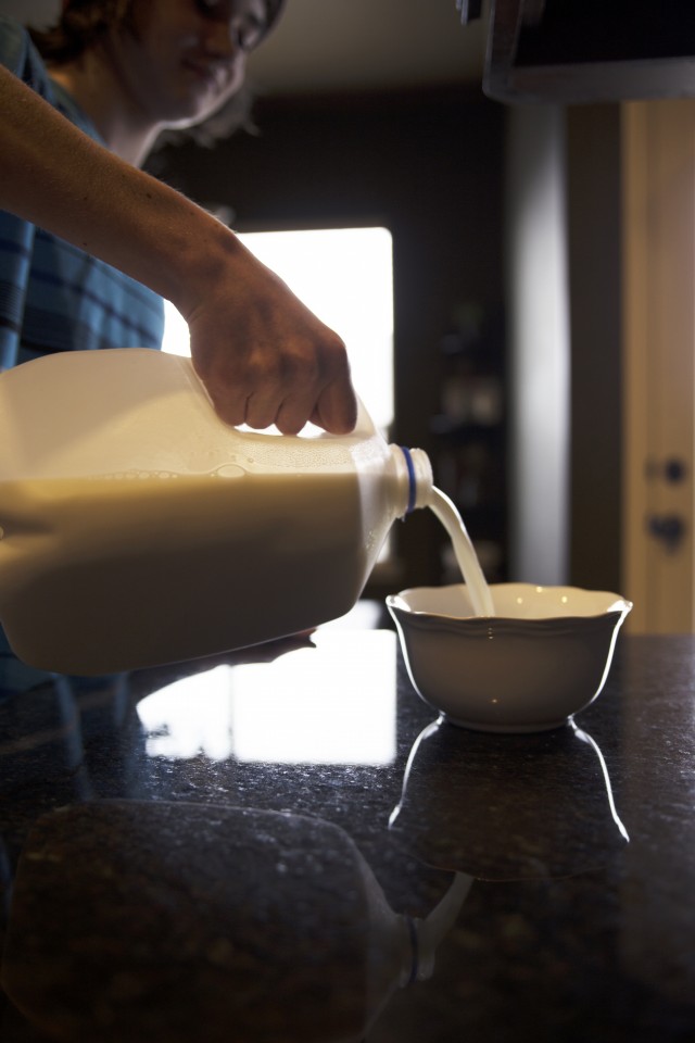 Seattles-Best-Pouring-Milk