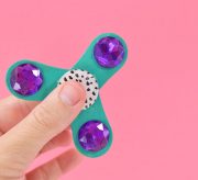 Make the coolest toy right now, a Fidget Spinner, at home easily and without skate bearings!