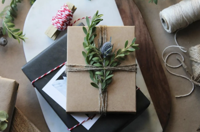 Greenery Gift Topper