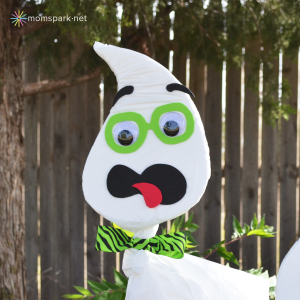 DIY Halloween Trash Bag Yard Ghosts Tutorial