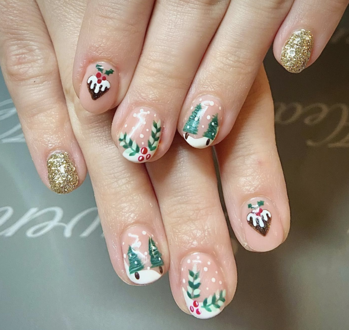 christmas trees, snow and pudding nails