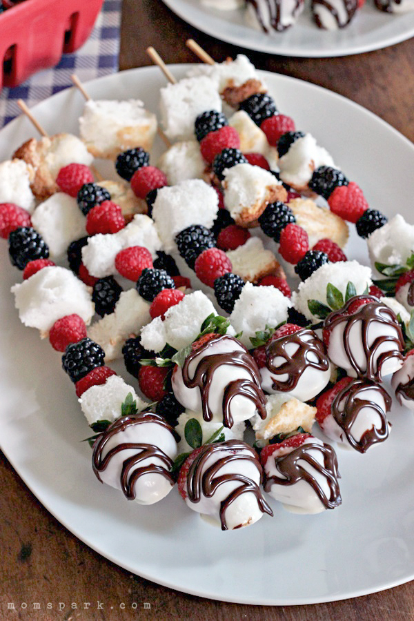 Angel Food and Berries Dessert Skewers | Mom Spark - Mom Blogger