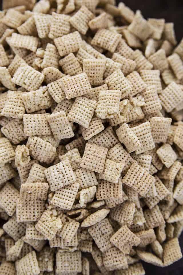 How to Make Chex Muddy Buddies