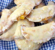 Peach Fruit Hand Pie Recipe - summer fruits in a deliciously sweet iced hand pie. Easy to make and oh so yummy!