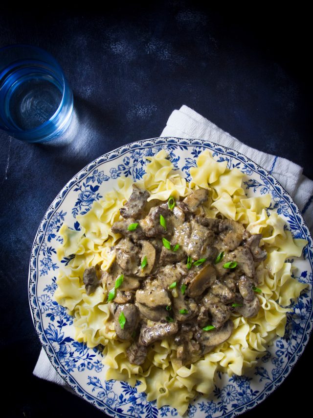 Instant Pot Beef Stroganoff Fall is the best time to bust out your instant pot. There are so many fall-inspired instant pot recipes for cozy, crisp autumn days.