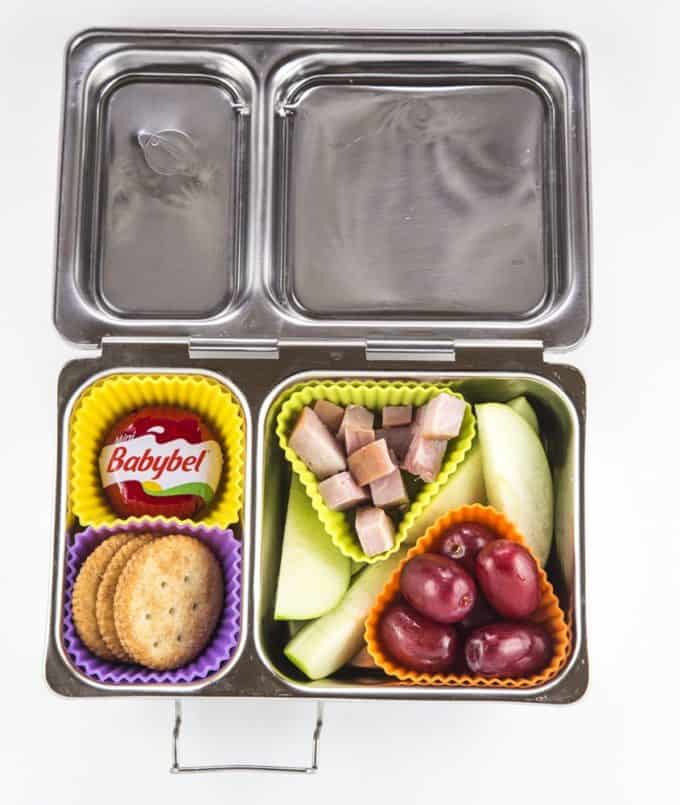 HOW TO PACK HEALTHY SNACKS FOR KIDS (AND MOMS) ON THE GO