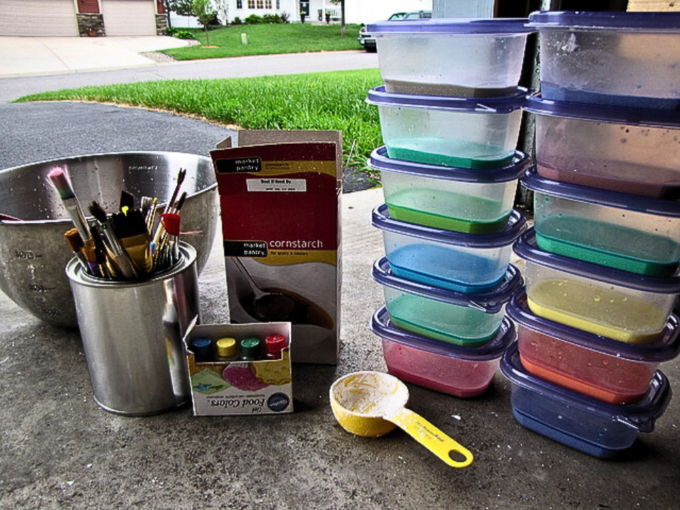 Easy Homemade Sidewalk Chalk Paint