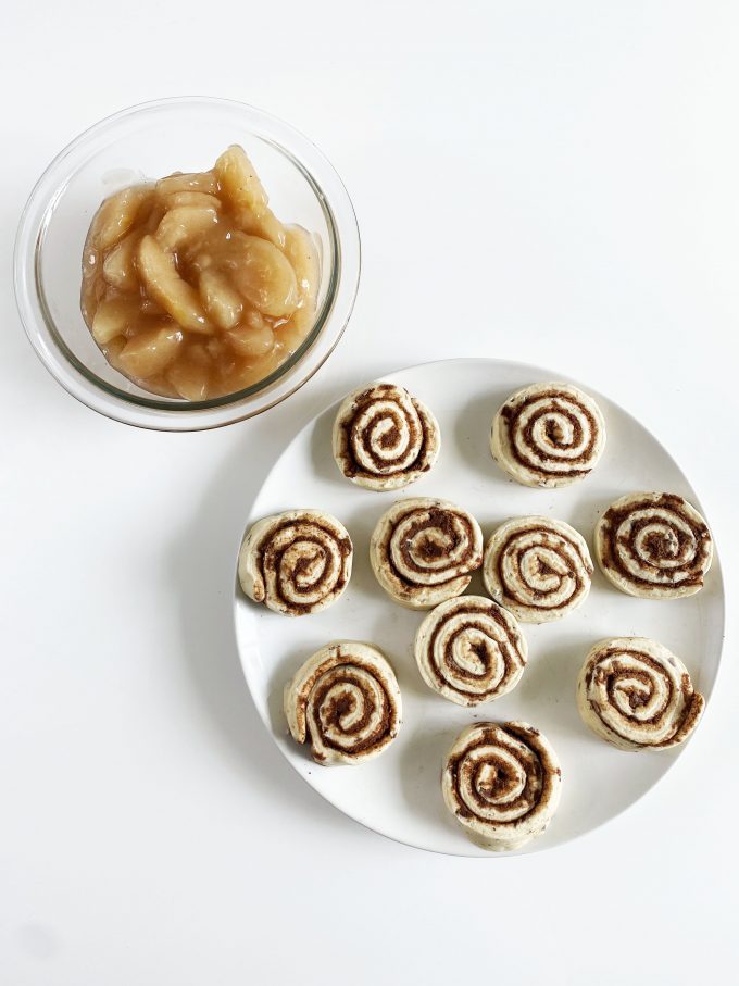 2-Ingredient Apple Pie Monkey Bread Muffins Recipe