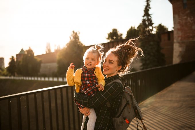 HOW TO MAKE IT AS SINGLE MOM – AND THRIVE