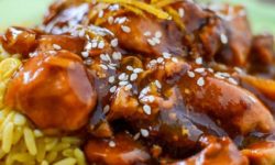 Crock-Pot Slow Cooker Orange Chicken Recipe! Chicken breast, orange marmalade, BBQ sauce and soy sauce slow cooked to perfection!